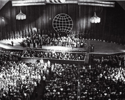 1949 год организация. Конгресс женщин в Париже 1949. Гаагский конгресс 1948. Конгресс международной Демократической Федерации женщин 1949.