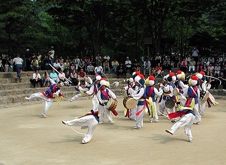 Dance performance at the Korean Folk Village