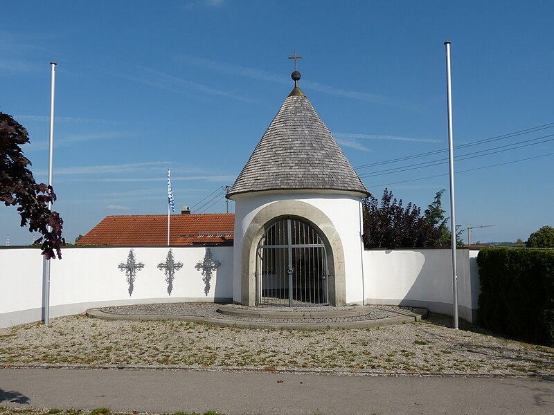 File:Kriegerkapelle (Amberg) 01.JPG