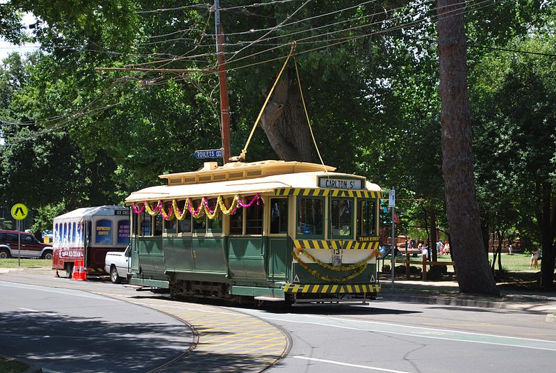 File:Lake Wendouree Tram 002.JPG