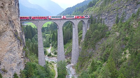 Landwasserviadukt, aerial photography from northeast 2.jpg