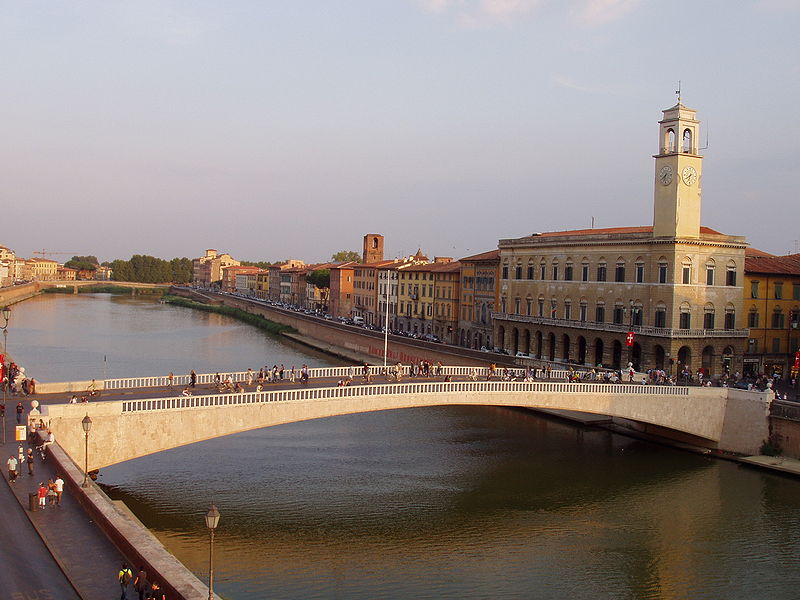 File:Lungarno, Pisa - middle bridge.JPG