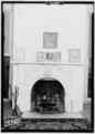 MARBLE MANTEL IN S. E. FRONT ROOM ON FIRST FLOOR - Kirkwood, Mesopotomia Street and Kirkwood Drive, Eutaw, Greene County, AL HABS ALA,32-EUTA,1-7.tif