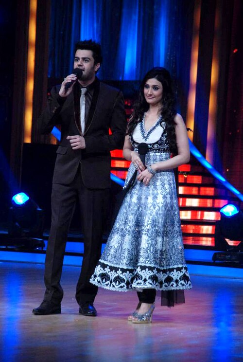 Maniesh Paul and Ragini Khanna hosting Jhalak Dikhhla Jaa 5, 2012.