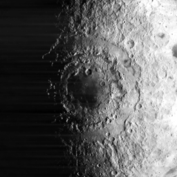 Foto fra Lunar Orbiter 4 som viser Mare Orientale med Montes Cordillera (1967)