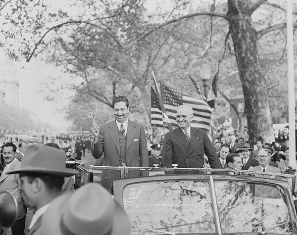 Miguel Alemán Valdés, president of Mexico (left) and Harry S. Truman, president of the United States (right) in Washington, D.C.