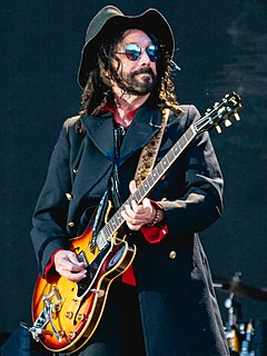 <span class="mw-page-title-main">Mike Campbell (musician)</span> American guitarist
