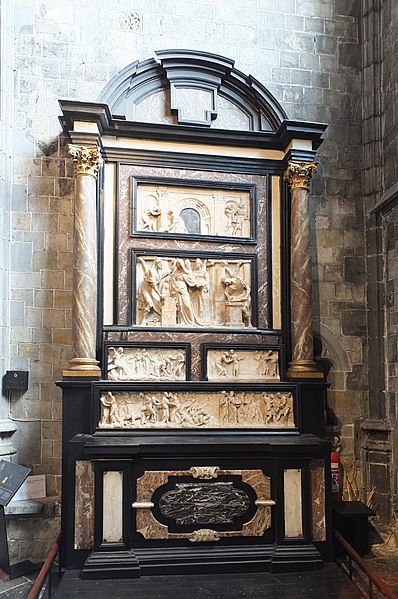 File:Mons St Waltrude Church Mary of Hungary altar piece 02.JPG