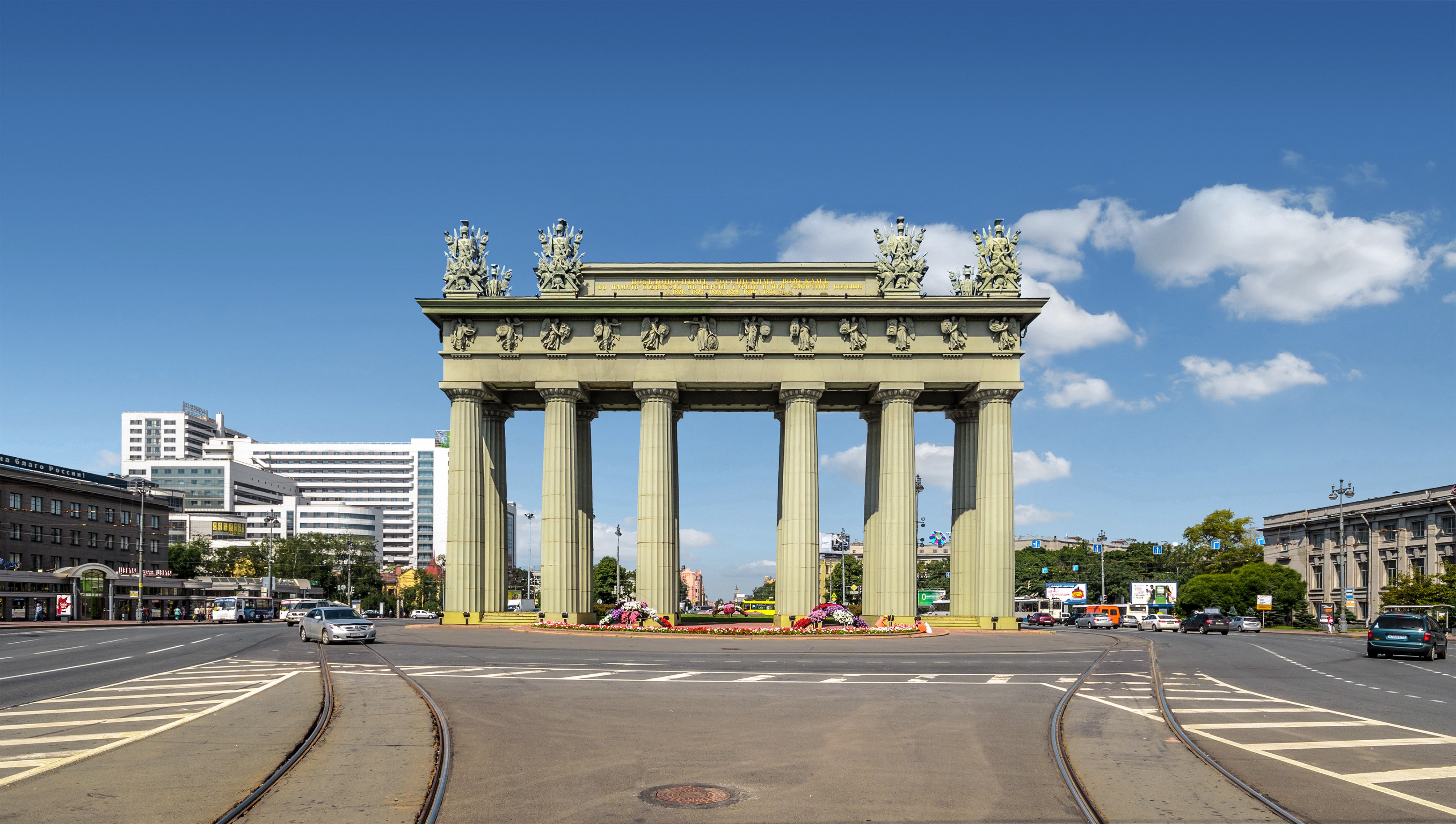 Московские ворота санкт петербург. Московские триумфальные ворота в Санкт-Петербурге. Арка московские ворота Санкт-Петербург. Московская Триумфальная арка в Санкт-Петербурге. Триумфальная арка СПБ московские ворота.