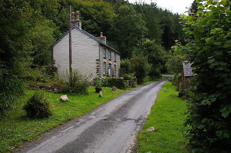 File:Nant Bargoed, converted weaver's cottage - geograph.org.uk - 2057713.jpg