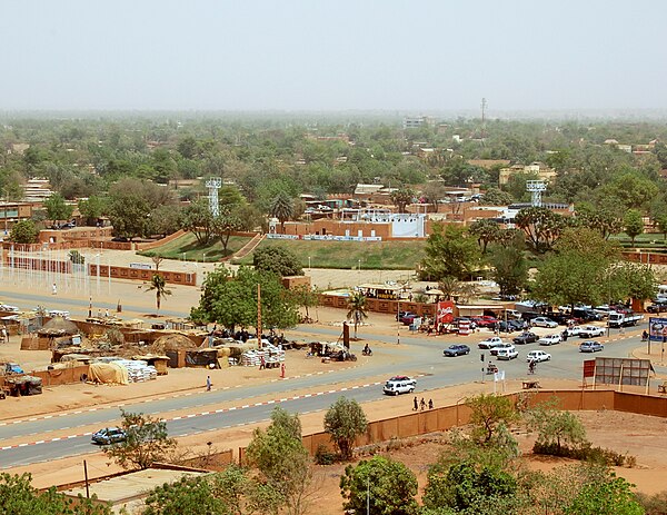 Image: Niamey from grand mosque theatre 2006