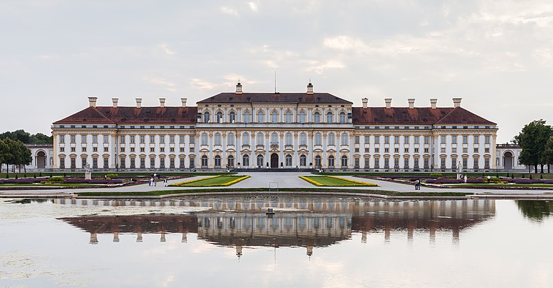 File:Nuevo Palacio Schleissheim, Oberschleissheim, Alemania, 2013-08-31, DD 09 crop.JPG