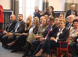 Odznaczeni Odznaką Za Zasługi dla m Łodzi Prezydent Hanna Zdanowska i goście oficjalni 9 listopada 2018 na sali fot Mirosław Z Wojalski