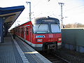 Deutsch: Baureihe 420 in Offenbach am Main-Ost, Linie S8 nach Wiesbaden, Gleis 3 English: Train type 420 in Offenbach am Main-Ost, Germany, line S8 to Wiesbaden, platform 3