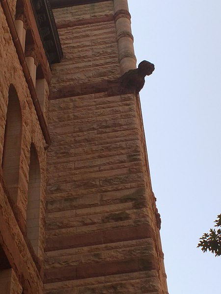 File:Old City Hall Gargoyle 2017.jpg