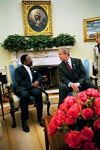 Omar Bongo with George Bush May 26 2004-02.jpg