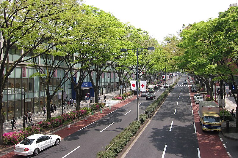 File:Omotesando-May-2010-03.jpg