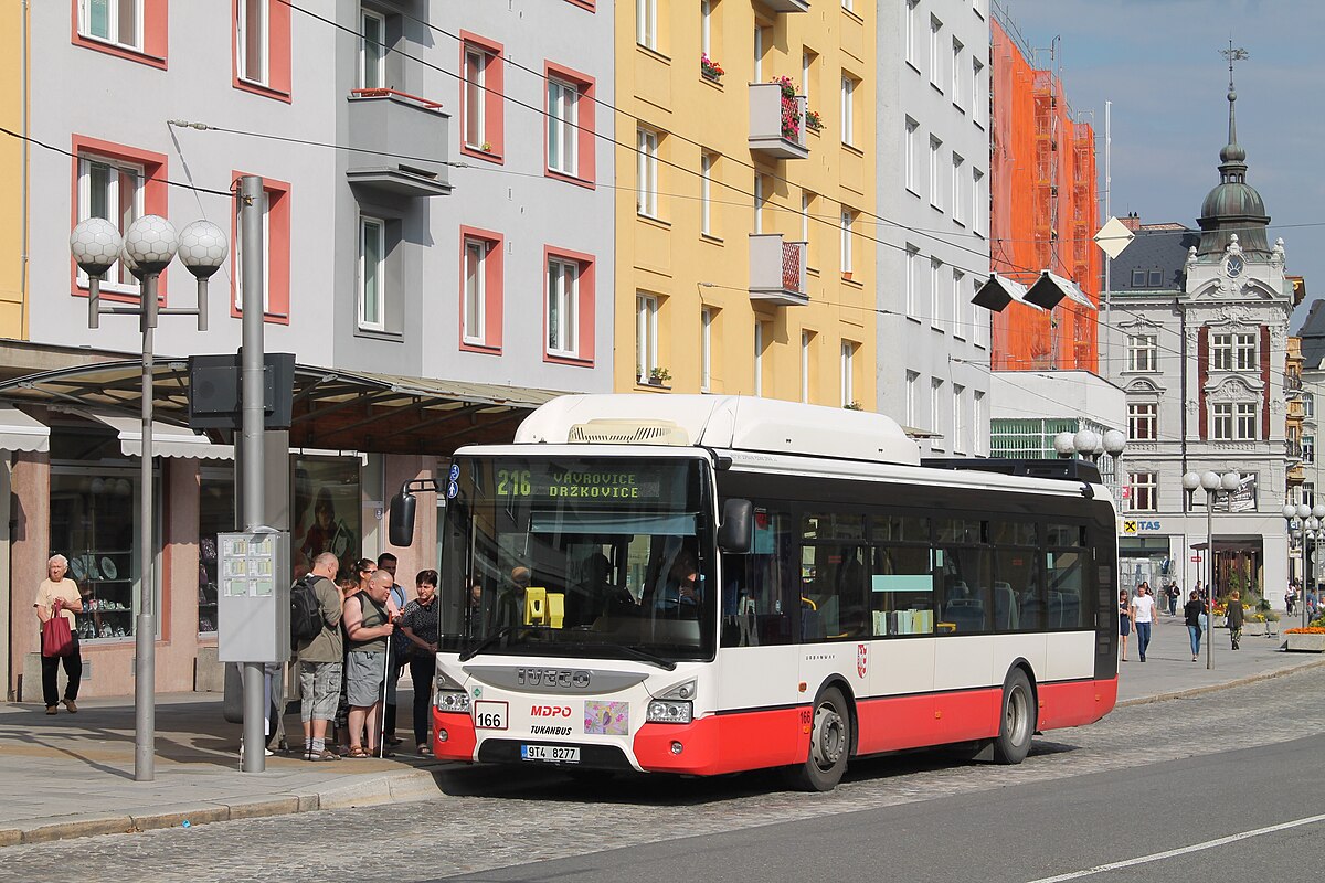 File Opava Horni Namesti Iveco Urbanway 10 5m Cng C 166 19 08 14 01 Jpg Wikimedia Commons