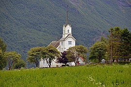 Oppstryn church 2013 06 14 2820.jpg