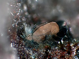 Osumilit-Tabletten mit Mullit - Ochtendung, Eifel, Deutschland.jpg