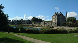 The lake and chateau of Quintin