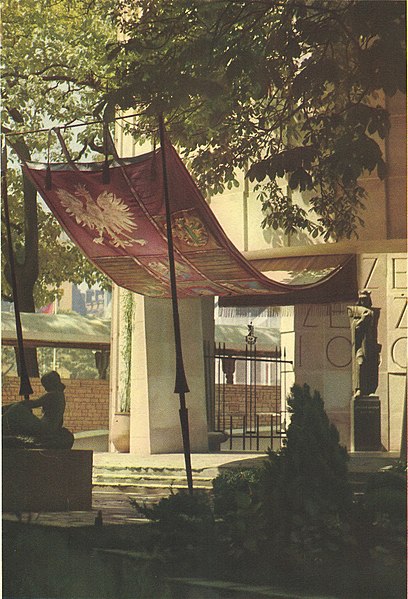 File:Paris-expo-1937-pavillon de la Pologne-09.jpg