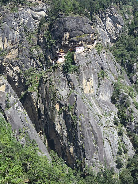 File:Paro Taktsang, Taktsang Palphug Monastery, Tiger's Nest -views from the trekking path- during LGFC - Bhutan 2019 (287).jpg