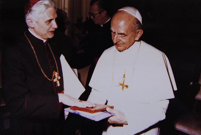 File:Paulo VI e Ratzinger.jpg