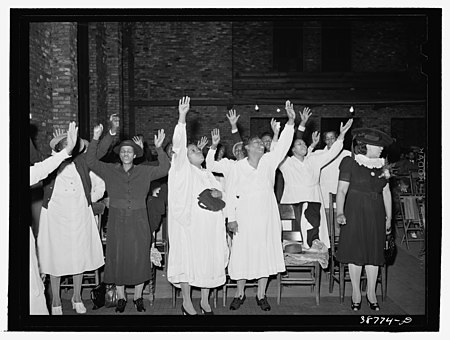 Tập_tin:Pentecostals_Praising.jpg