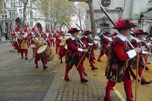 The Company of Pikemen and Musketeers of the Honourable Artillery Company leaving the Royal Courts of Justice and heading south towards the River Tham
