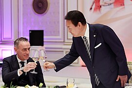 Presidential Dinner for Team Korea 06 (52551771751).jpg