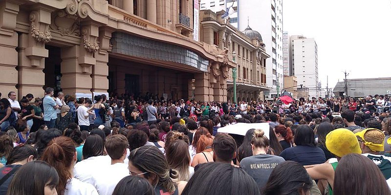 File:Ribeirão preto manifestação à favor da educação.jpg