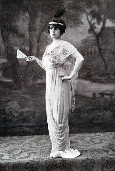 File:Robe du soir par Redfern 1913 3 cropped.jpg