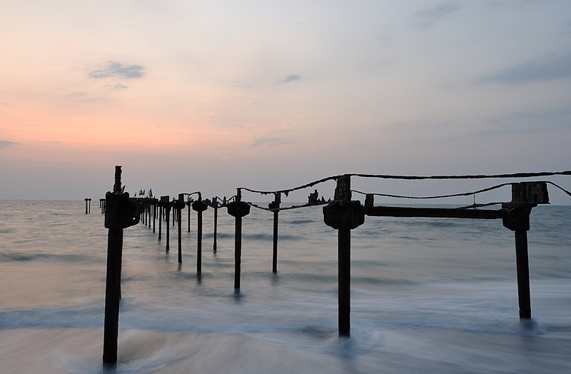 File:Ruined Bridge, Alleppy Beach.jpg