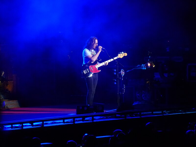 File:Rush September 9 2012 at Jiffy Lube Live Bristow VA - Washington DC (7988459463).jpg