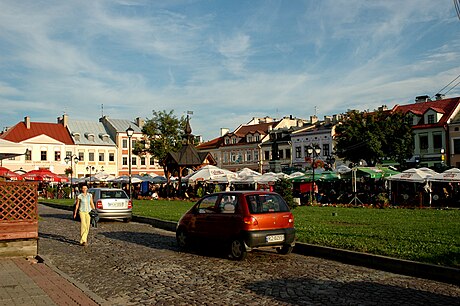 File:Rynek glowny w Rzeszowie.JPG