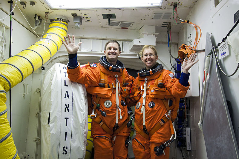 File:STS-135 Rex Walheim and Sandy Magnus in the White Room.jpg