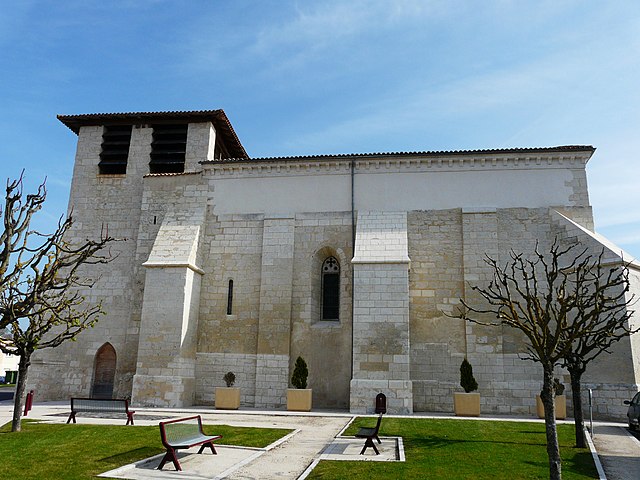File:Saint-Léon-sur-l'Isle église.JPG