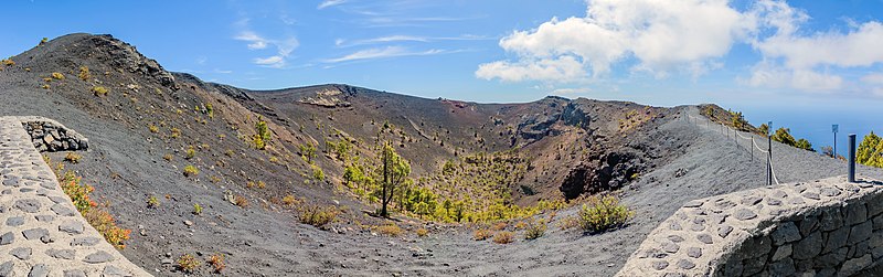 File:San Antonio volcano - Panorama 01.jpg