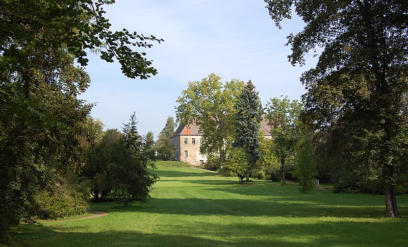 File:Schlosspark Dieskau.jpg