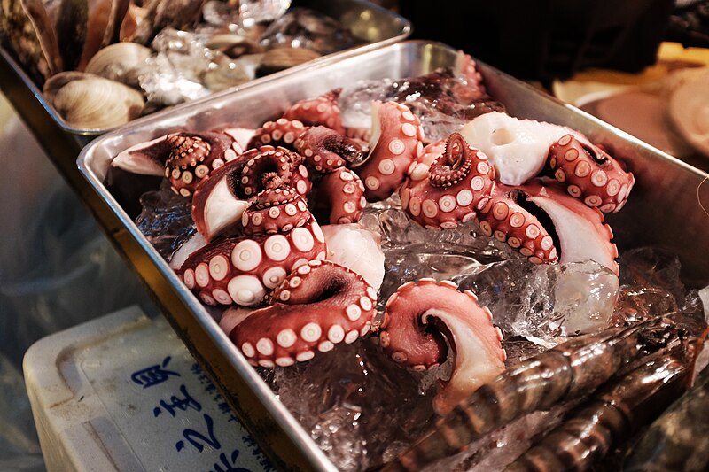 File:Seafood Market in Japan (Unsplash).jpg