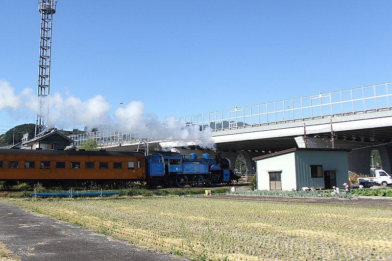 File:Shin-Tomei Expwy & Oigawa Railway JD19k17a.jpg