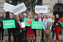Sinn Féin pro-Palestine rally 2017.jpg