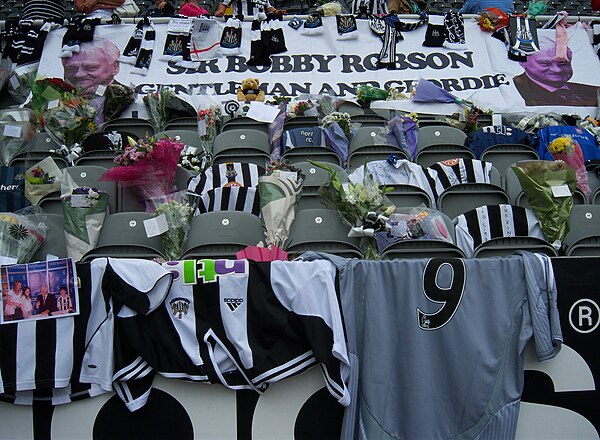 Tributes to Sir Bobby Robson at St James' Park