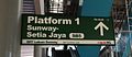 Papan tanda Platform 1 timbul di stesen SB5 Sunu-Monash ke arah stesen SB1 Sunway-Setia Jaya.