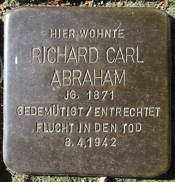 File:Stolperstein Agnesstraße 39 (Richard Carl Abraham) in Hamburg-Winterhude.JPG