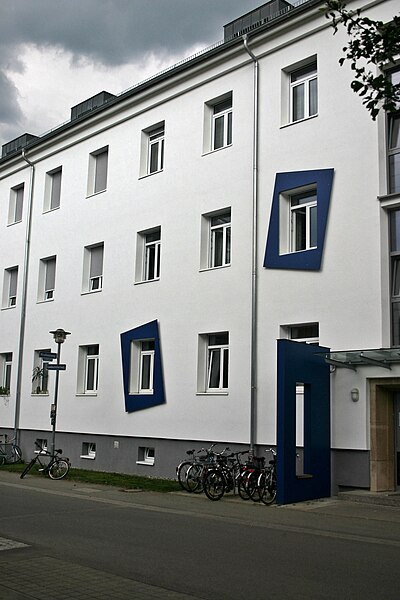 Studentenwohnheim Ecke Mirabeauweg Landkutschersweg Tübingen.jpg