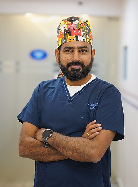 File:Surgeon at hyderabad.jpg