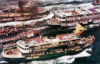 Karabee (top) in the 1980 Great Ferry Boat Race. She would sink at Circular Quay following the 1984 event.