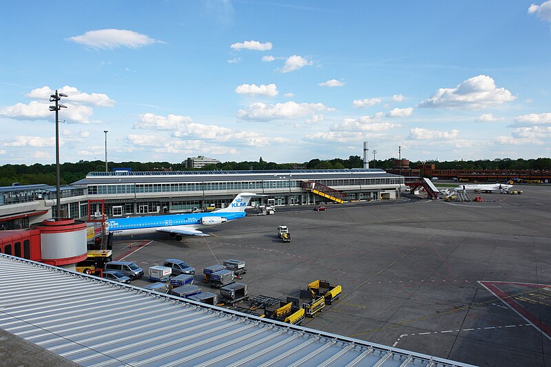 File:TXL 2008-03-05 Terminal D.jpg